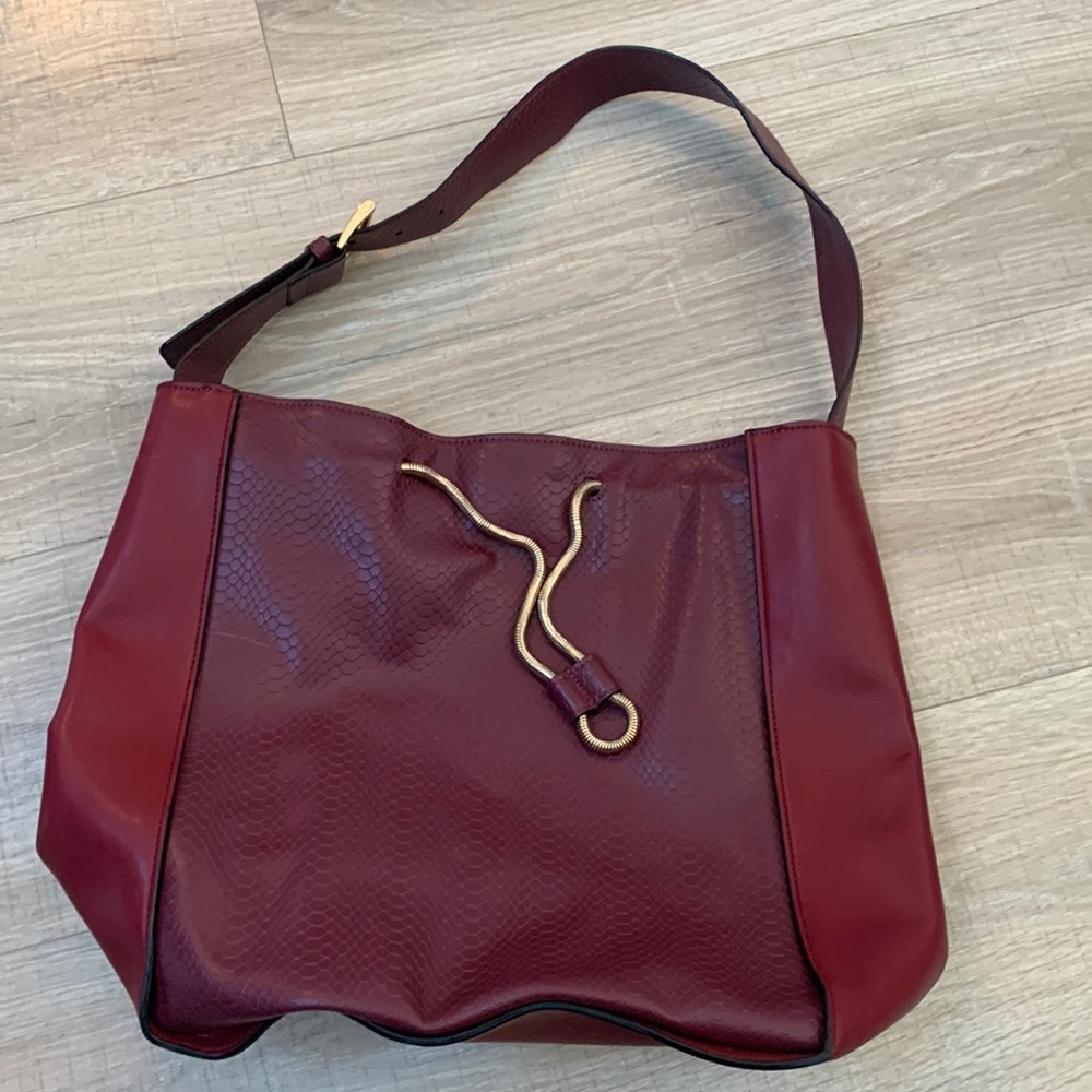Express Shoulder Bag